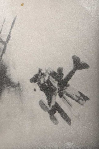 Illustration for article titled These WWI aerial dogfight photos are incredible. Too bad they're fake.